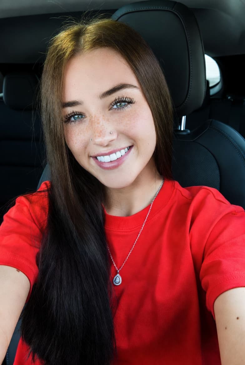 Prompt 1994029057328205998